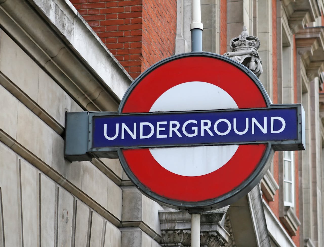 Guide to London underground train